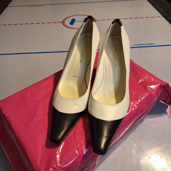 St. John Black and White Heels Shoes. Size 7